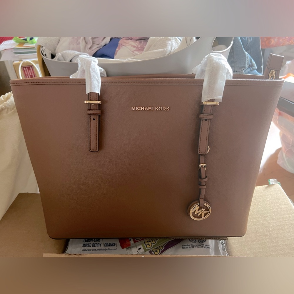 MK Jet Set Travel Medium Top Zip Tote Bag